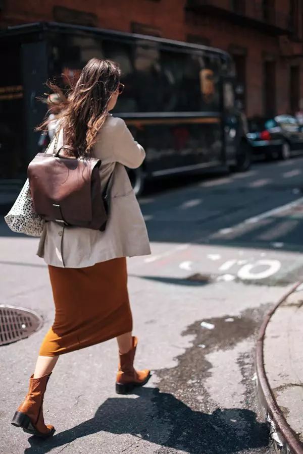 Sac à dos femme (96 photos): Que porter des modèles pour maman de tissu et de jeunesse, pour ordinateur portable et roues, pour la ville et la plage 2797_26