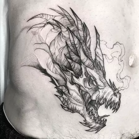 Татуировка с дракони (68 снимки): скици и ценности. Татуировки на ръка и на рамото, на гърба и на бедрото, по шията и крака, на предмишницата и върху други части на тялото 279_51