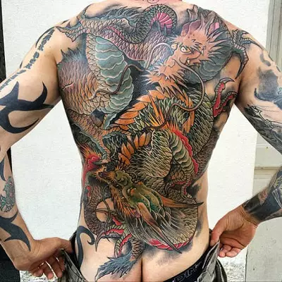 Tattoo sa mga Dragons (68 Mga Litrato): Mga Sketchs ug Mga Pamaagi. Mga tattoo sa kamot ug sa abaga, sa likod ug sa hawak, sa liog ug tiil, sa bukton ug sa ubang mga bahin sa lawas 279_57