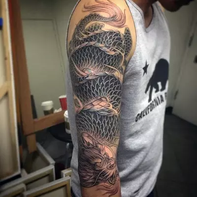 Tattoo s Dragons (68 fotografija): Skice i vrijednosti. Tetovaže na ruci i na ramenu, na leđima i na kuku, na vratu i nozi, na podlaktici i na drugim dijelovima tijela 279_59