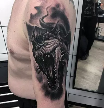 Татуировка с дракони (68 снимки): скици и ценности. Татуировки на ръка и на рамото, на гърба и на бедрото, по шията и крака, на предмишницата и върху други части на тялото 279_9