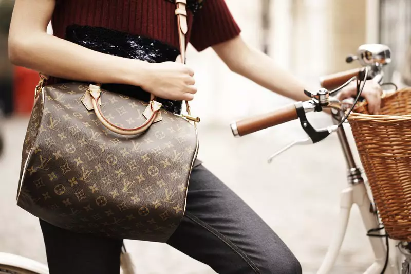 Louis Vuitton táskák (100 fotók): Louis Vuitton Eredeti, Női, Útmodell, Bőr termékek 2809_25