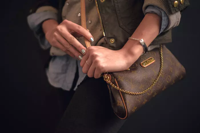 Louis Vuitton táskák (100 fotók): Louis Vuitton Eredeti, Női, Útmodell, Bőr termékek 2809_92
