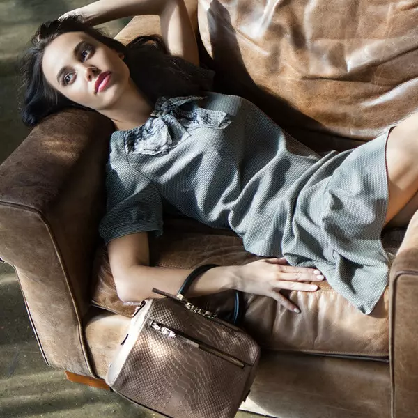 Leather Bags Women (114 Photos): Genuine Leather Models mula sa Prado, Francesco Marconi at iba pang mga tatak, itim at buwaya 2811_99
