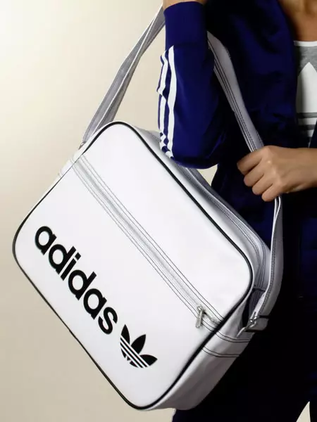 Adidas Sports Sacs (52 photos): Modèles pour femmes pour sports, caractéristiques et avantages 2812_33