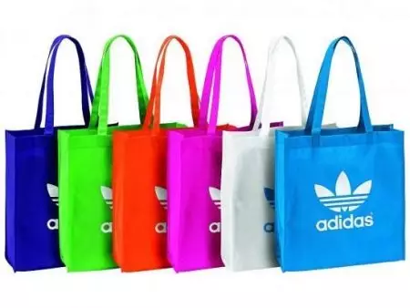 Adidas Sports Bags（52張照片）：女士運動，特點和優勢的型號 2812_38