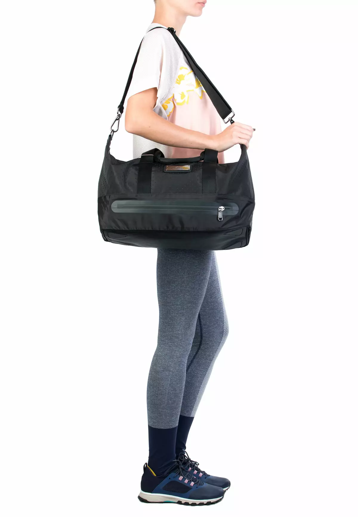 Спартыўныя сумкі Adidas (52 фота): жаночыя мадэлі для спорту, асаблівасці і перавагі 2812_43