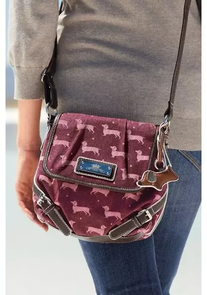 Жіночі сумки через плече - Крос-боді на довгому ремені (134 фото): маленькі, для планшета і тканинні клатчі на довгій ручці, великі 2822_62