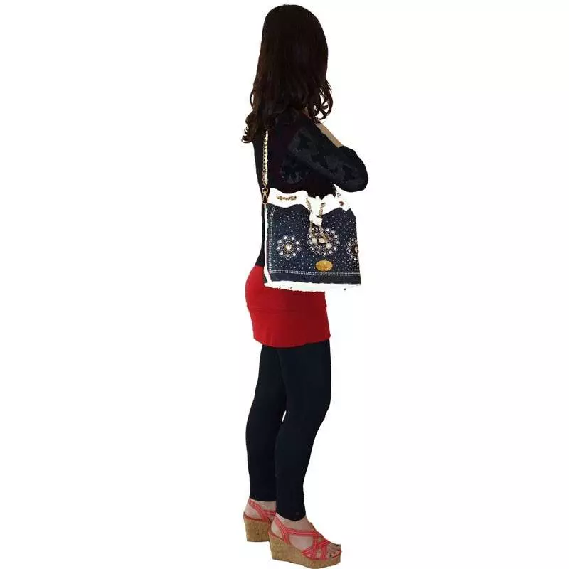 Жіночі сумки через плече - Крос-боді на довгому ремені (134 фото): маленькі, для планшета і тканинні клатчі на довгій ручці, великі 2822_97