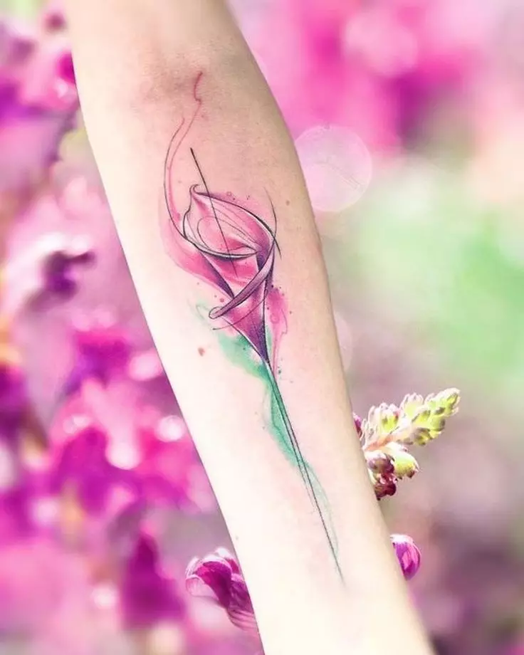 Tetovanie: Náčrtky pre dievčatá. Tetovanie na ruke a na ramená, malé a veľké. Jemné kvety a iné ženské a sofistikované tetovanie 282_33