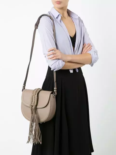 Malá dámska taška cez rameno (86 fotografií): modely 2839_31