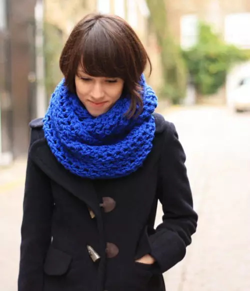 Cómo atar una bufanda de punto (50 fotos): lo hermosa de atar una bufanda de lana 2845_7