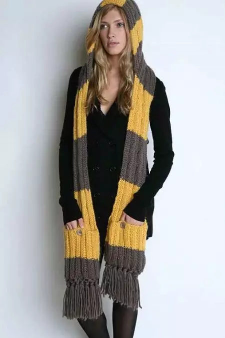 Striped scarf (picha 39): nini kuvaa knit na knitted Kiingereza bendi bendi scarf 2851_24
