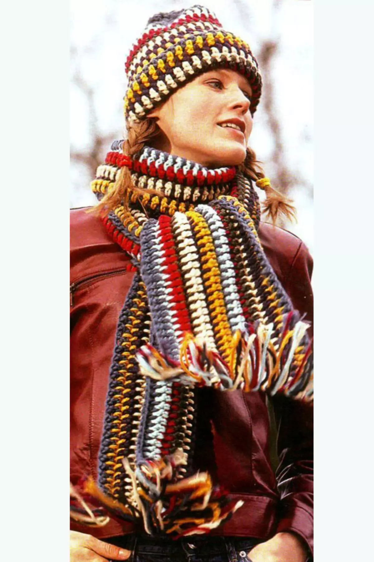 Сызыклы шарф (39 фото): инглиз каләм резины төркемнәре шарфын нәрсә кияргә һәм трикотаж 2851_29
