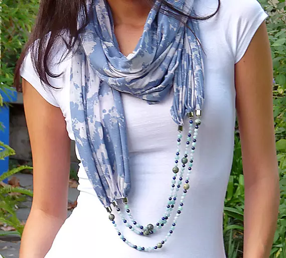 Scarf-necklace (29 photos): models with beads, how to wear 2869_20