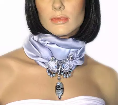 Šatka-náhrdelník (29 fotografií): modely s korálkami, ako nosiť 2869_28