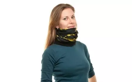 BANDANA SCARF (47 fotiek): Neckband s lebkou, Cervikálny Bandana Buff, Ako nosiť šatku-Bandan 2876_30