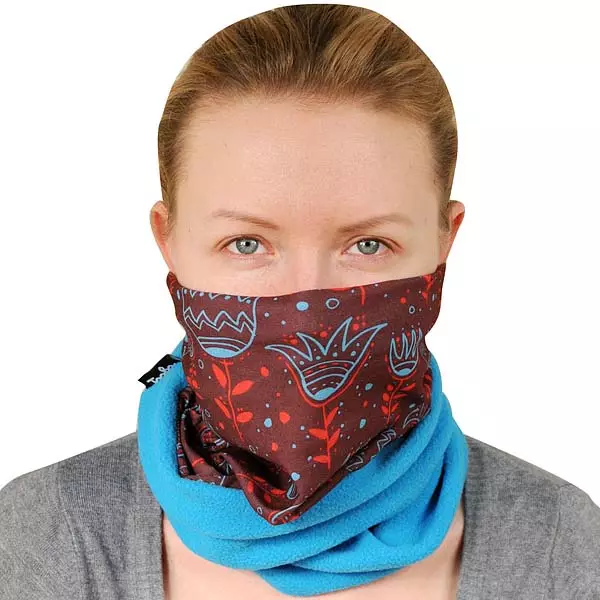 BANDANA SCARF (47 fotiek): Neckband s lebkou, Cervikálny Bandana Buff, Ako nosiť šatku-Bandan 2876_38