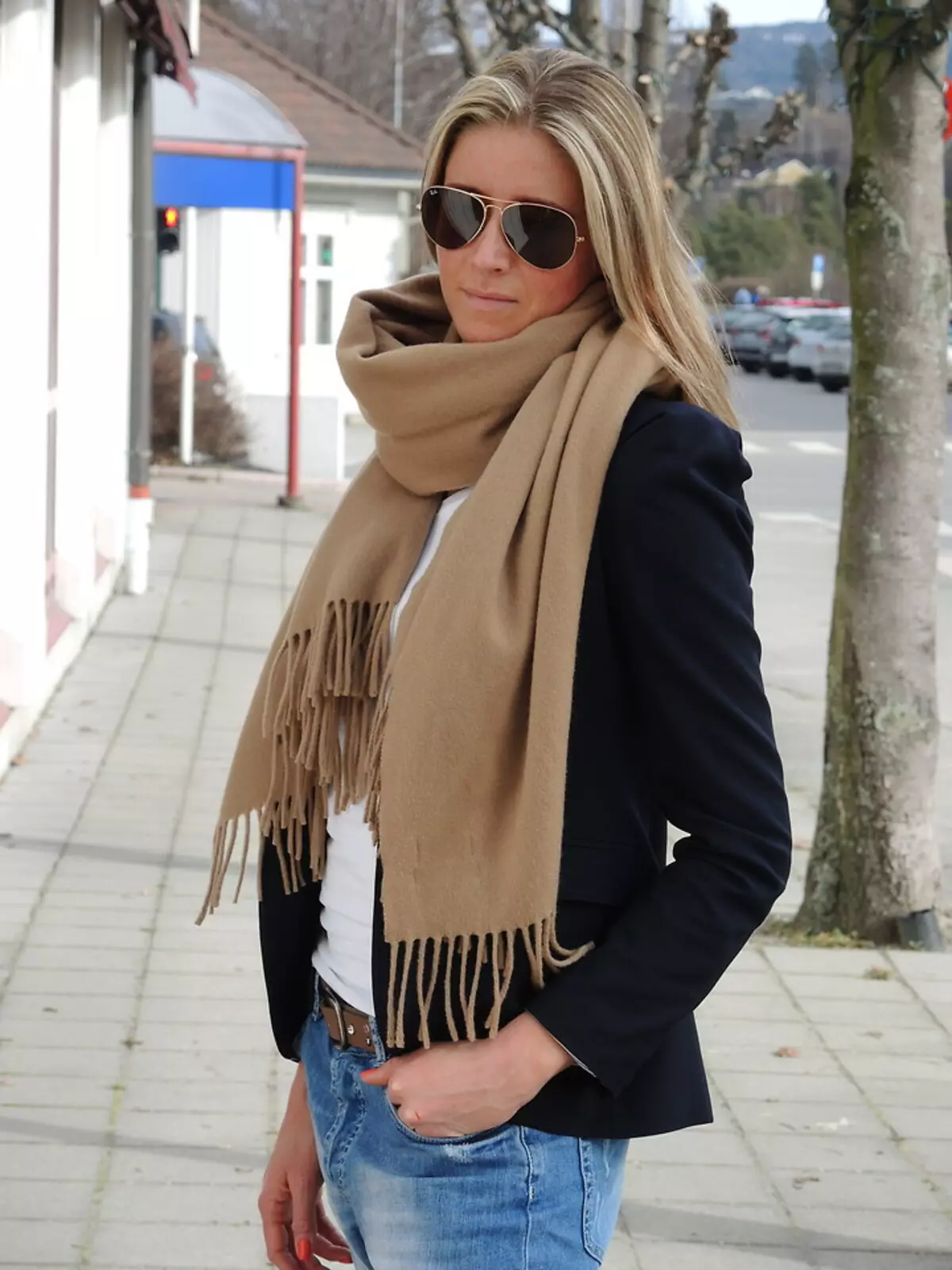 Beige scarf (37 photos): zvekupfeka zvinokanganisa vakadzi accessory 2879_22