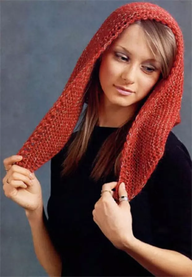 Scarf-Kosynka (53 پارچە رەسىم): ئۈچبۇلۇڭلۇق تۇخۇمدان ۋە ئوچۇق تاختاينى قانداق كىيىش, يۇڭ ۋە رەختتىن مودا ئەندىزە كىيىش 2891_25