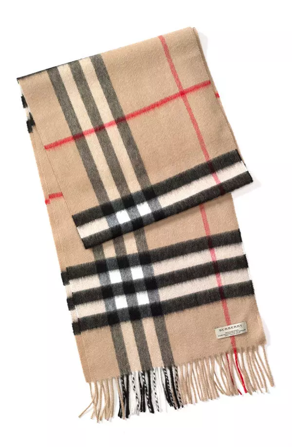 Barbery scarf (52 photos): original models from Burberry, in a cage, how to tie them how to distinguish from a furious cashmere scarf 2896_27