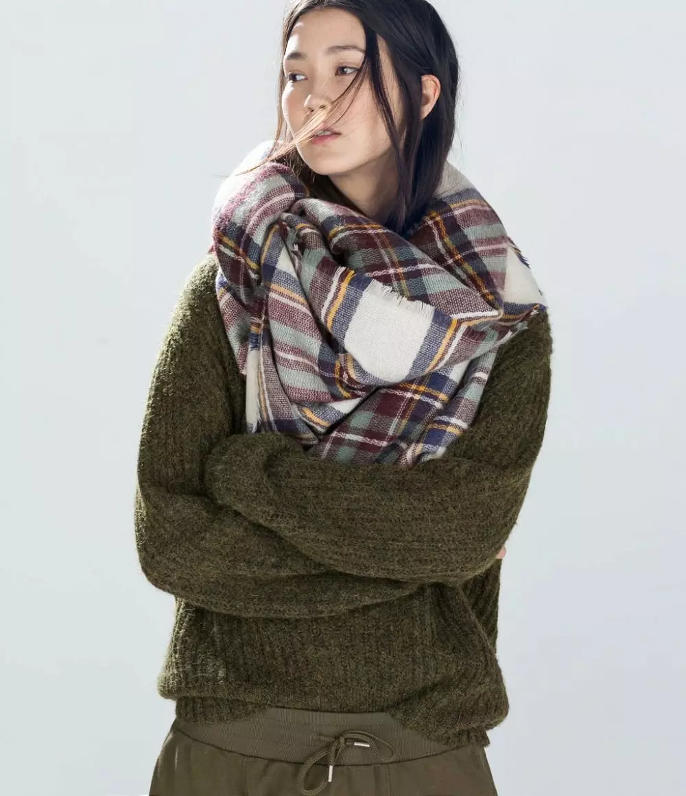 如何绑长围巾（79张照片）：美丽的方式领带针织，温暖的羊毛和冬天非常长的围巾 2898_20