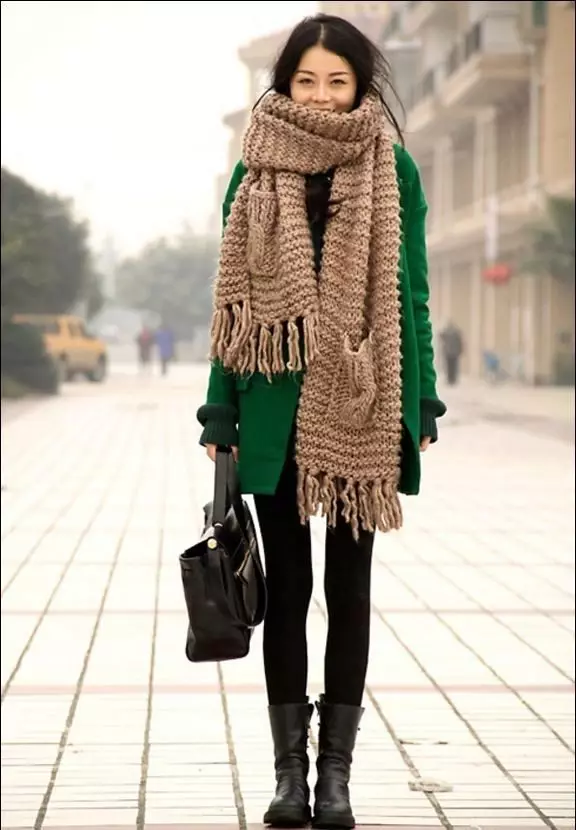 如何绑长围巾（79张照片）：美丽的方式领带针织，温暖的羊毛和冬天非常长的围巾 2898_65