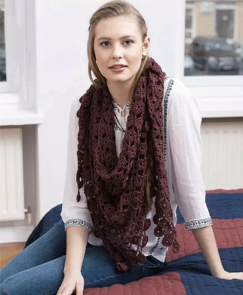 Openwwork Scarf (83 fotografií): Krajka, z pásky krajky, od sekční příze 2899_11