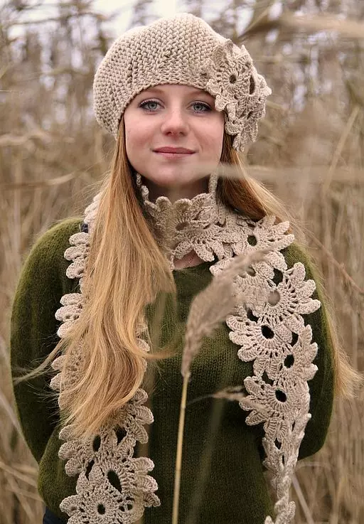 Openwwork Scarf (83 fotografií): Krajka, z pásky krajky, od sekční příze 2899_35