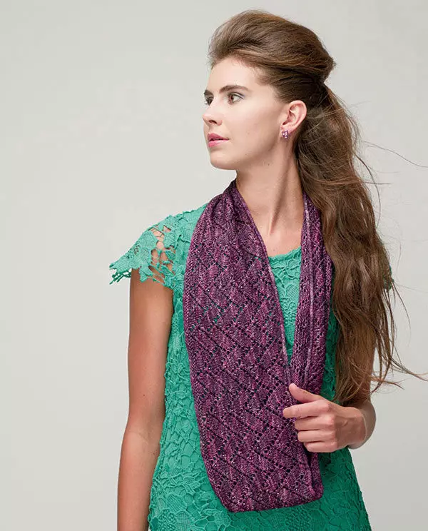 Openwork scarf (83 ფოტო): Lace, საწყისი ლენტი მაქმანი, საწყისი სექციური ნართი 2899_60