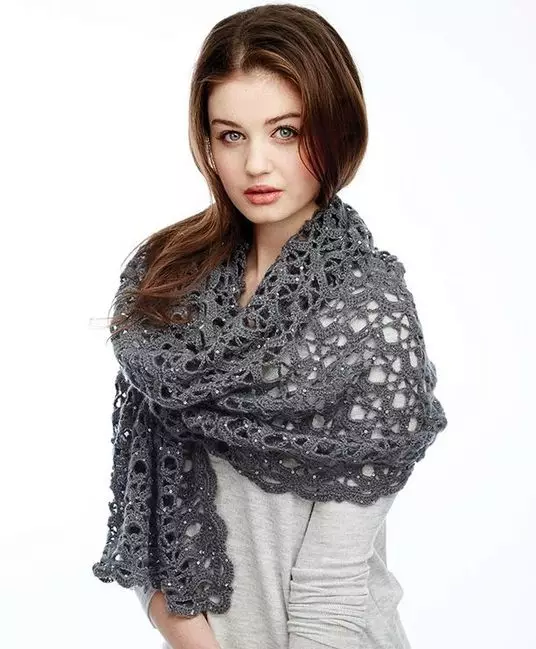 Openwwork Scarf (83 fotografií): Krajka, z pásky krajky, od sekční příze 2899_81