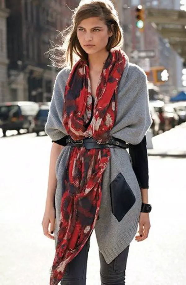 Како лепо везати шал на врату (198 фотографија): Како можете да се веже на различите начине, идеје о изврсним опцијама за жене 2905_22