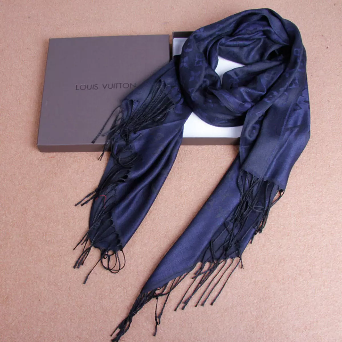 Schal für einen Nerzmantel (47 Fotos): Wie trägt man einen Schal mit einem braunen Pelzmantel, der geeignet ist, wie man bindet 2906_23