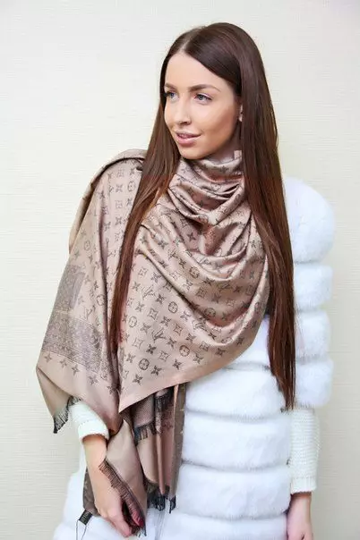 Bufanda para un abrigo de visón (47 fotos): cómo usar una bufanda con un abrigo de piel marrón, que adecuado, cómo atar 2906_24
