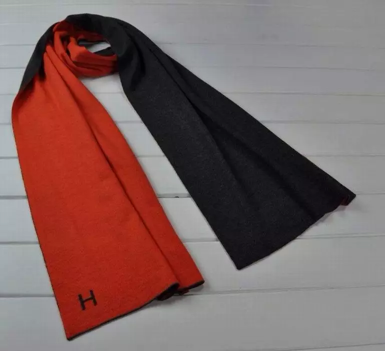 ミンクコート用スカーフ（47写真）：茶色の毛皮のコートでスカーフを着用する方法、どのように結び付けるか 2906_25