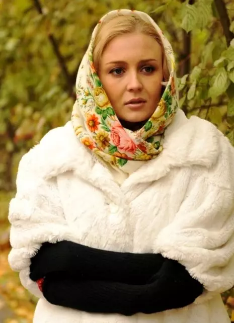 ミンクコート用スカーフ（47写真）：茶色の毛皮のコートでスカーフを着用する方法、どのように結び付けるか 2906_37