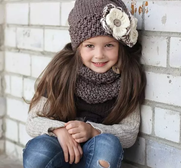 bufanda dels nens (108 fotos): models per a les nenes en la forma de guineu, de punt i coll bufanda, la durada i els patrons de Sharfi, des Reim, Manica-bufanda 2909_20