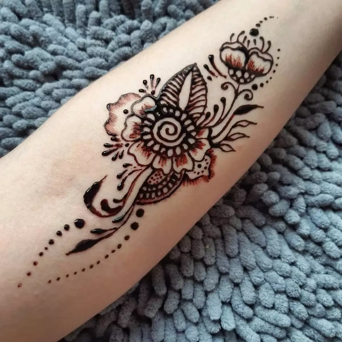 Biotato: Que é e canto ten a tatuaxe de henna e os brillos? Como están facendo? 291_7