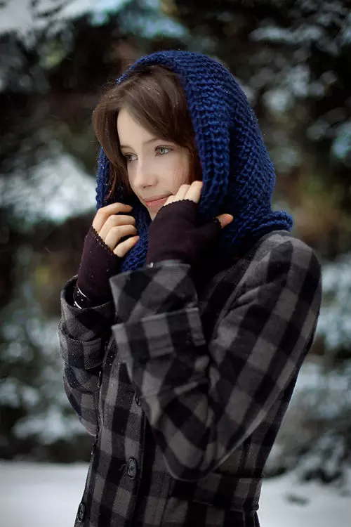 Hoe een sjaal-sneud (65 foto's) te binden: varianten van de tie van de sjaal-acht, sjaalbuizen of ronde op de nek prachtig en rechts 2923_59