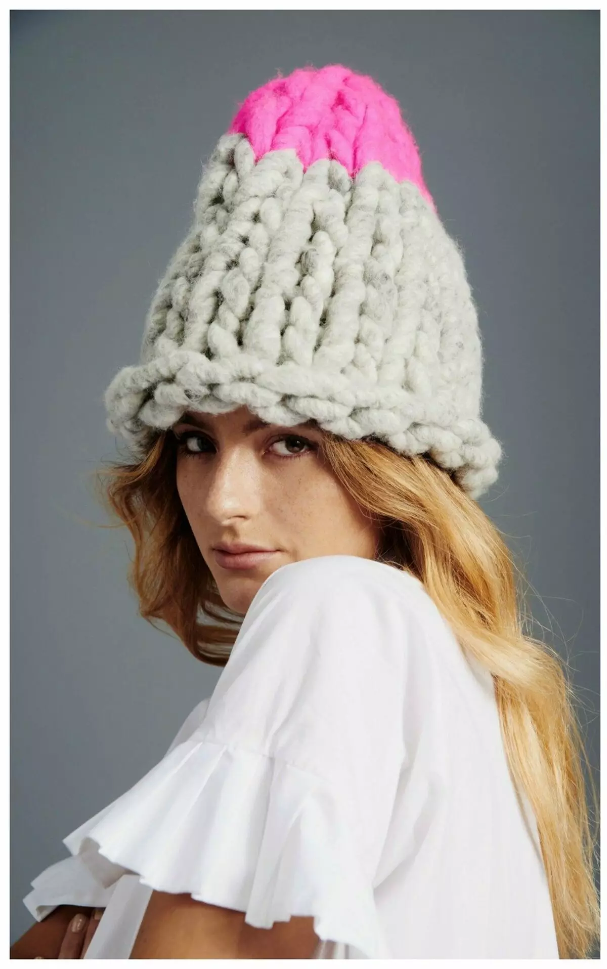 Tolstaya-Garn-Hut (89 Fotos): Frauen Winterhüte aus dicken Threads, mit einem Handgelenk, englisch elastisch 2928_18