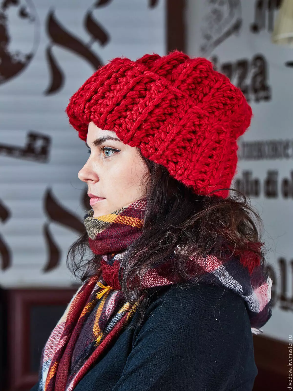Tolstaya Yarn Hat (89 bilder): Kvinners vinterhatter ut av tykke tråder, med håndleddet, engelsk elastisk 2928_59