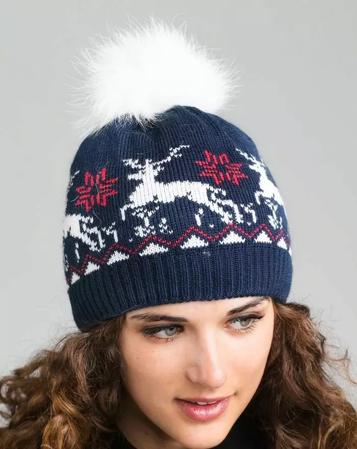 Módne zimné klobúky (185 fotografií): Moderný móda na uzávery na jeseň a zimu, pre ženy po 50 rokoch 2932_112
