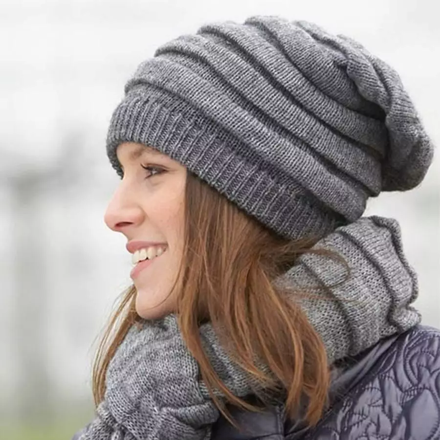 Módne zimné klobúky (185 fotografií): Moderný móda na uzávery na jeseň a zimu, pre ženy po 50 rokoch 2932_127