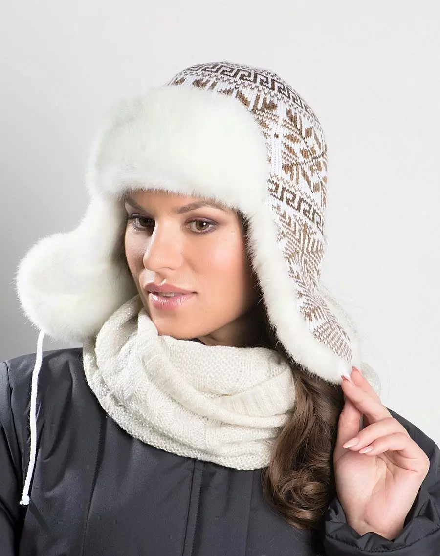 Módne zimné klobúky (185 fotografií): Moderný móda na uzávery na jeseň a zimu, pre ženy po 50 rokoch 2932_34