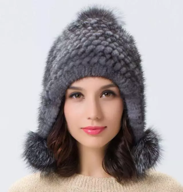 Módne zimné klobúky (185 fotografií): Moderný móda na uzávery na jeseň a zimu, pre ženy po 50 rokoch 2932_95