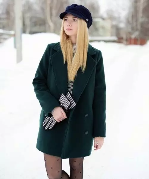 Cap под палтото (66 снимки): Какво капачка, за да носите със сако, кой модел е подходящ за класически палто, какво да изберат да синьо 2935_44