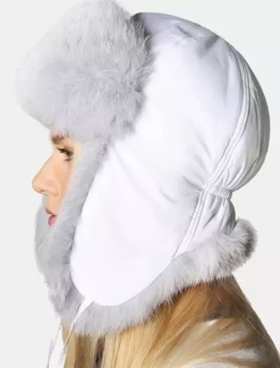 Sombrero blanco (63 fotos): qué lleva el uso, con una chaqueta blanca, modelos rojos y blancos, con marrón, con arana, sombrero azul-blanco, esponjoso y con una flor, de trenzas 2939_20