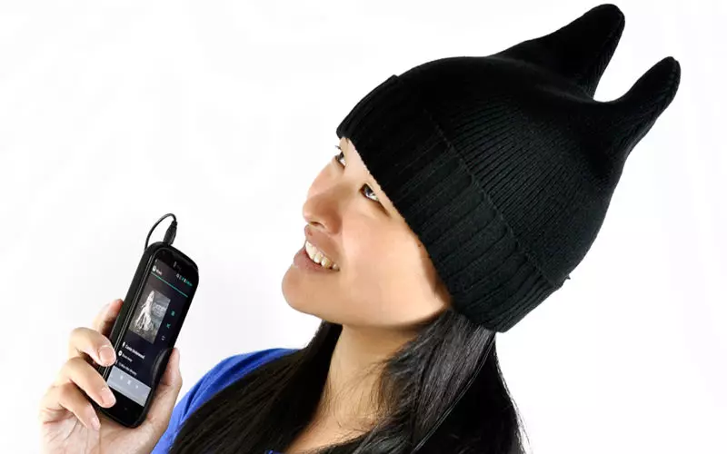 Ականջակալներ Hat (52 լուսանկար). Ներկառուցված Bluetooth ականջակալներով եւ ականջակալներով մոդելներ 2945_11