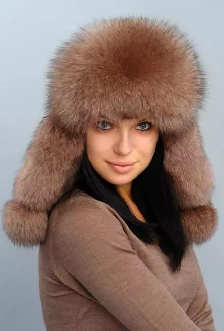 Piel gorras para mujer (117 fotos): hat-cinta, modelos de moda 2021-2022 hechos de piel chernoburki, visón y otras pieles naturales 2949_11