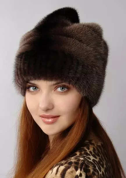 Krznene ženske šešire (117 fotografija): šešir, moderni modeli 2021-2022 izrađeni od krzna Chernoburki, mink i drugo prirodno krzno 2949_12